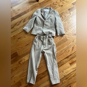 Zara Boys suit, Jacket and pants color Beige, size 6